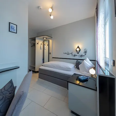 Höhn 3*
