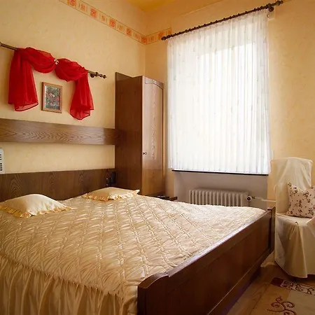 Отель Hoehn 3*